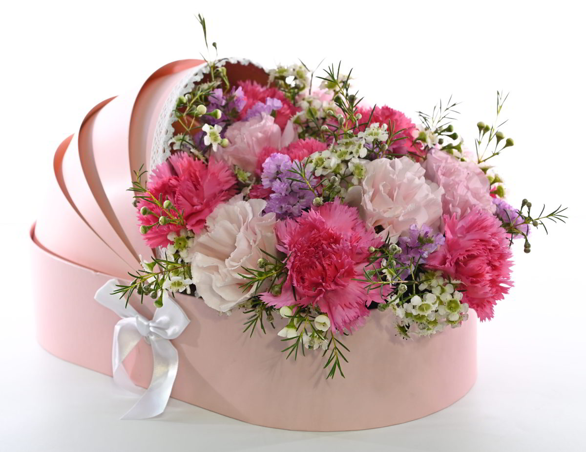 סידור פרחים להולדת הבת