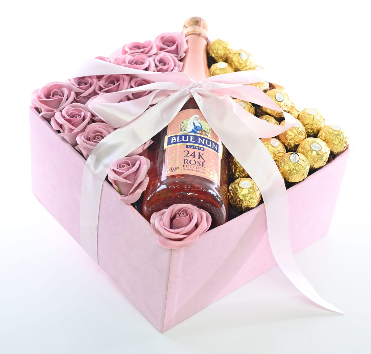 מארז מתנה לאוהבים בורוד